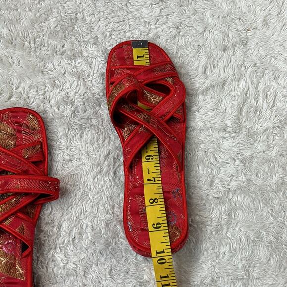 Red embroidered Chinese Asian sandals, size 40 or 9 - Picture 5 of 5